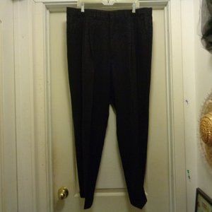 CITY STREETS SUITS MENS BLACK DRESS PANTS W PLEATS 39 BY 32